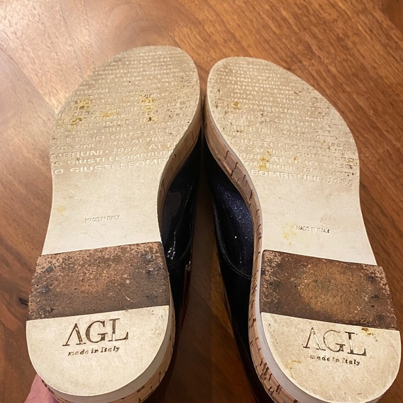 AGL Attilio Giusti Leombruni patent leather loafers with pearl embellishments - Picture 7 of 7